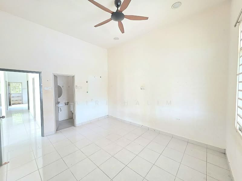 Semi-Detached House for Sale in Taman Srikandi (Telok Panglima Garang) - Hairi Halim - PropertyGuru.com.my