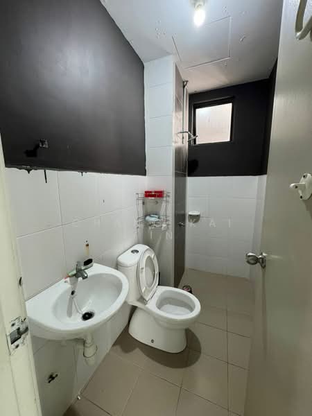 Servis Apartment untuk Disewa di Jentayu Residensi @ Tampoi - Chang Kai Yin - Bathroom - PropertyGuru.com.my