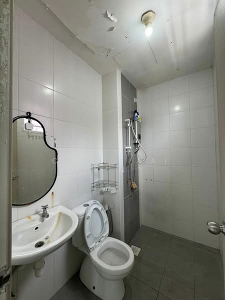 Servis Apartment untuk Disewa di Jentayu Residensi @ Tampoi - Chang Kai Yin - Bathroom - PropertyGuru.com.my