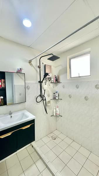 Kondominium untuk Disewa di Puncak Nusa Kelana - Syahirah Ismol - Bathroom - PropertyGuru.com.my