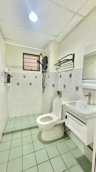 Kondominium untuk Disewa di Puncak Nusa Kelana - Syahirah Ismol - Bathroom - PropertyGuru.com.my