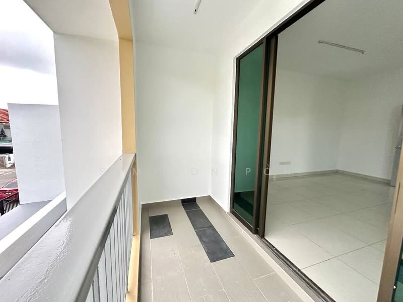 2-storey Terraced House for Sale in Bandar Dato Onn (Tebrau) - Simpson Poh - Balcony - PropertyGuru.com.my