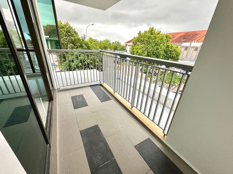 2-storey Terraced House for Sale in Bandar Dato Onn (Tebrau) - Simpson Poh - Balcony - PropertyGuru.com.my
