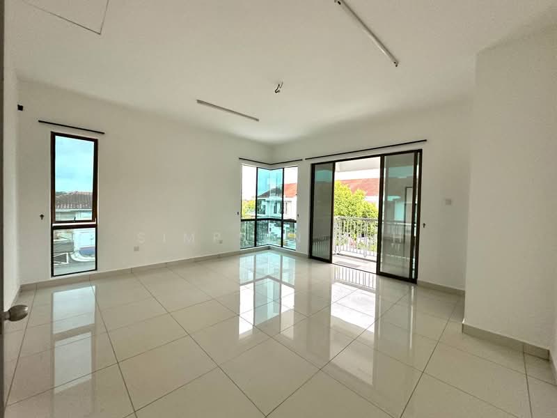 2-storey Terraced House for Sale in Bandar Dato Onn (Tebrau) - Simpson Poh - Living Room - PropertyGuru.com.my
