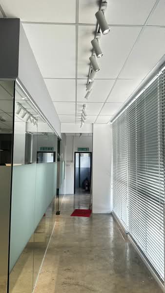Factory for Rent in Seksyen 35 (Shah Alam) - Lim Jeon - Corridor - PropertyGuru.com.my