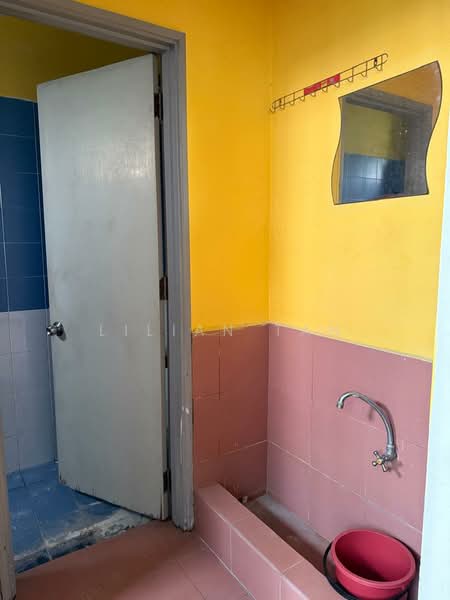 Office for Rent in Bandar Tasik Selatan (Kuala Lumpur) - Lilian Tan - Bathroom - PropertyGuru.com.my