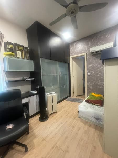Rumah Berkembar untuk Dijual di Taman Bukit Serdang (Seri Kembangan) - Max Lee - Bedroom - PropertyGuru.com.my