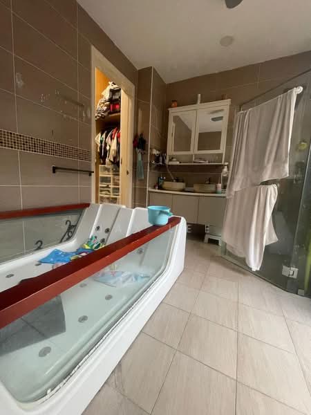 Rumah Berkembar untuk Dijual di Taman Bukit Serdang (Seri Kembangan) - Max Lee - Bathroom - PropertyGuru.com.my
