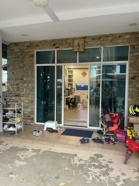 Rumah Berkembar untuk Dijual di Taman Bukit Serdang (Seri Kembangan) - Max Lee - Exterior - PropertyGuru.com.my