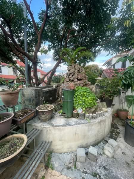 Rumah Berkembar untuk Dijual di Taman Bukit Serdang (Seri Kembangan) - Max Lee - Garden - PropertyGuru.com.my