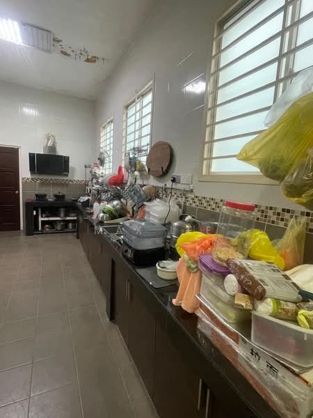 Rumah Berkembar untuk Dijual di Taman Bukit Serdang (Seri Kembangan) - Max Lee - Kitchen - PropertyGuru.com.my