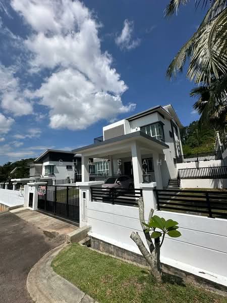 Bungalow for Sale in Sungai Merab (Dengkil) - SHAMSIAH AJMAIN - Exterior - PropertyGuru.com.my