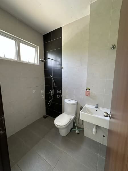 Bungalow for Sale in Sungai Merab (Dengkil) - SHAMSIAH AJMAIN - Bathroom - PropertyGuru.com.my