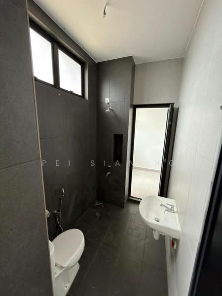2-storey Terraced House for Sale in Taman Mount Austin (Tebrau) - PEI SIAN NG - Bathroom - PropertyGuru.com.my