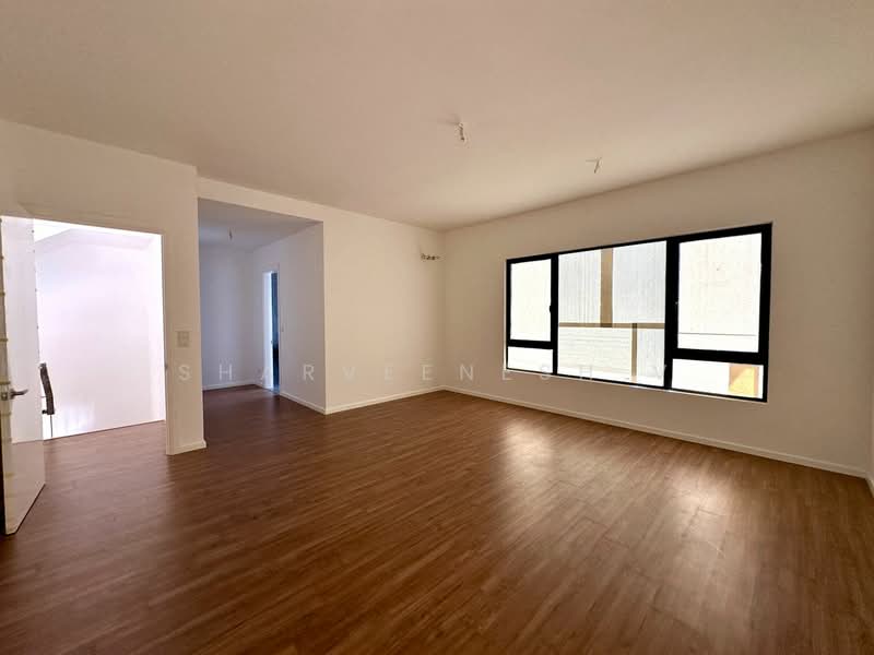 Rumah Berkembar untuk Dijual di Rawang (Selangor) - Sharveenesh V - Living Room - PropertyGuru.com.my