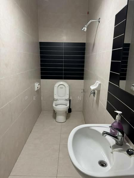 3-storey Terraced House for Sale in Taman Mount Austin (Tebrau) - PEI SIAN NG - Bathroom - PropertyGuru.com.my