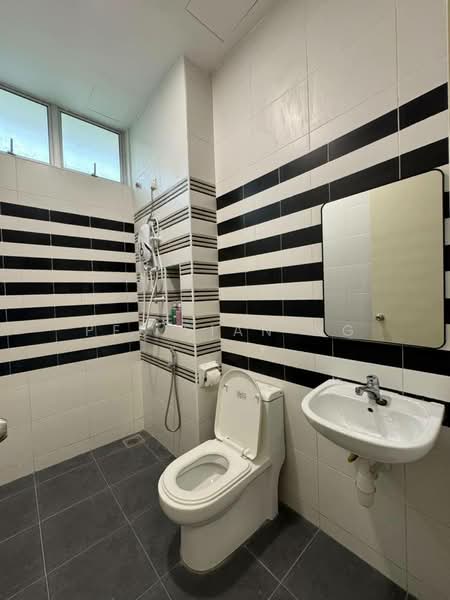 3-storey Terraced House for Sale in Taman Mount Austin (Tebrau) - PEI SIAN NG - Bathroom - PropertyGuru.com.my