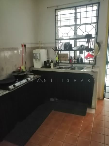 Rumah Teres 2 Tingkat untuk Dijual di Taman Puncak Kinrara (Bandar Kinrara) - Zamani Ishak - Kitchen - PropertyGuru.com.my