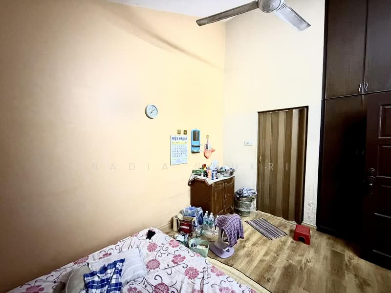 Rumah Teres 1 Tingkat untuk Dijual di Taman Tan Yew Lai (Jalan Klang Lama (Old Klang Road)) - Nadia Shukri - Bedroom - PropertyGuru.com.my