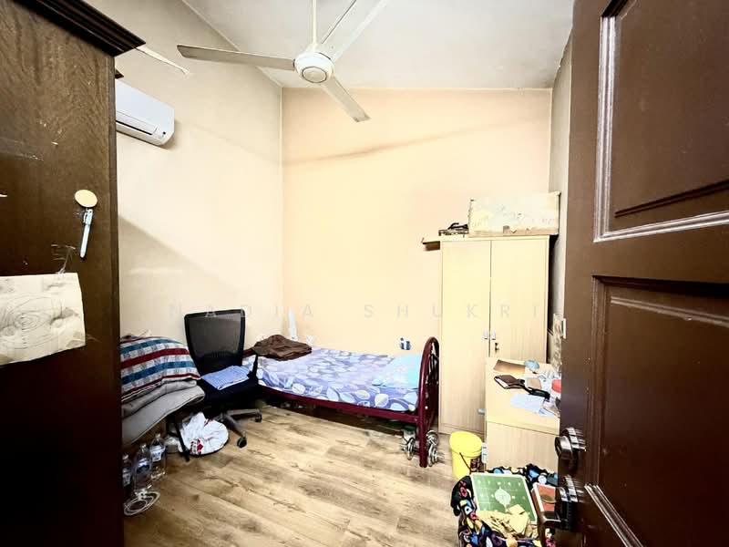 Rumah Teres 1 Tingkat untuk Dijual di Taman Tan Yew Lai (Jalan Klang Lama (Old Klang Road)) - Nadia Shukri - Bedroom - PropertyGuru.com.my