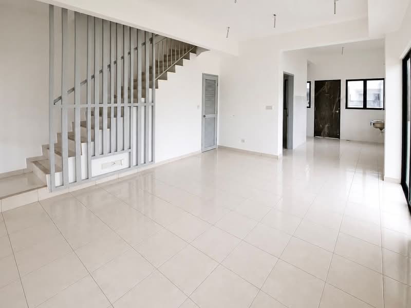 Rumah Teres 2 Tingkat untuk Dijual di Setia Alam (Selangor) - Azizol . - Living Room - PropertyGuru.com.my