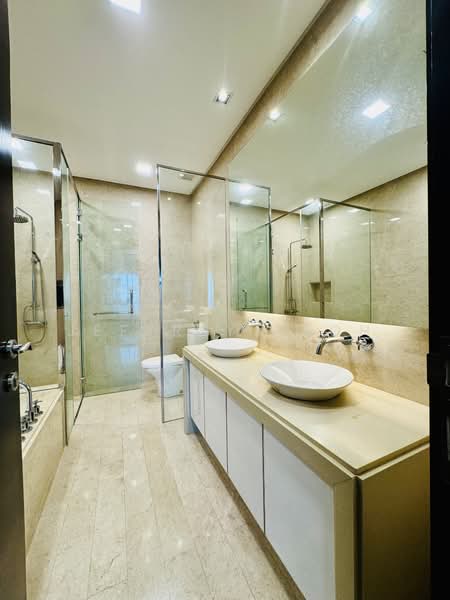 Servis Apartment untuk Dijual di Straits Quay (The Suites at Waterside) - Jeffrey Yeoh - Bathroom - PropertyGuru.com.my