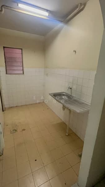 Apartment for Rent at Pangsapuri Pendamar B - Eason Hong - Kitchen - PropertyGuru.com.my