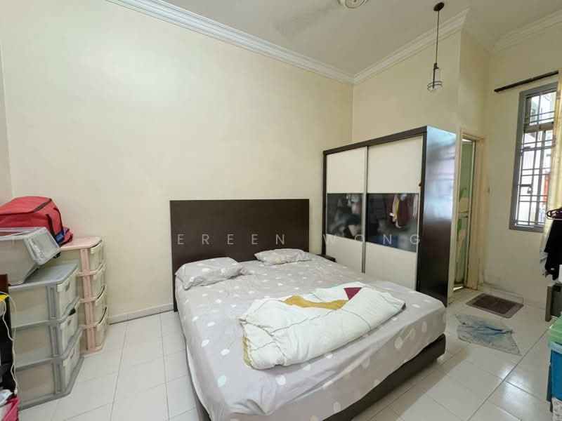 Rumah Teres 1 Tingkat untuk Dijual di Taman Puteri Wangsa (Ulu Tiram) - Shereen Wong - Bedroom - PropertyGuru.com.my