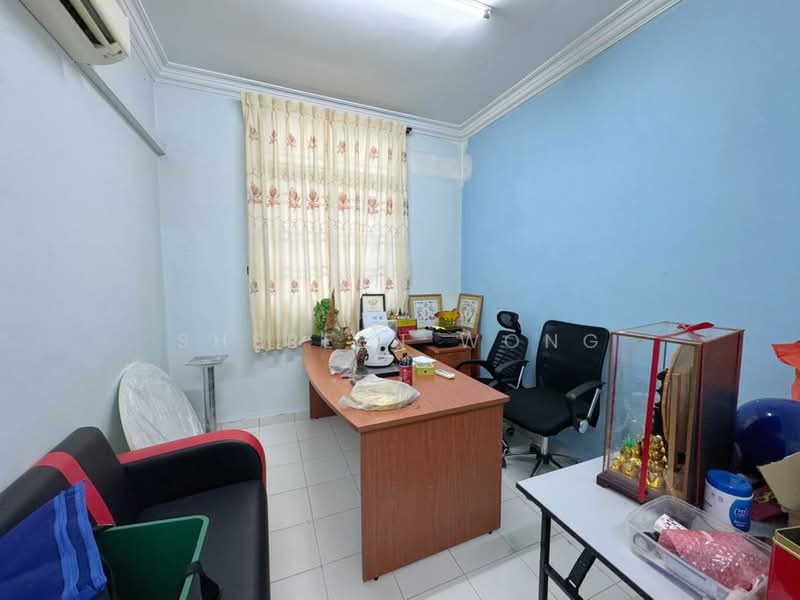 Rumah Teres 1 Tingkat untuk Dijual di Taman Puteri Wangsa (Ulu Tiram) - Shereen Wong - Study - PropertyGuru.com.my