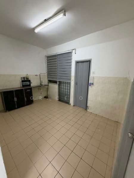 2-storey Terraced House for Rent in Bandar Putra Permai (Seri Kembangan) - Grace Oon - Kitchen - PropertyGuru.com.my