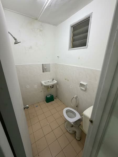 2-storey Terraced House for Rent in Bandar Putra Permai (Seri Kembangan) - Grace Oon - Bathroom - PropertyGuru.com.my