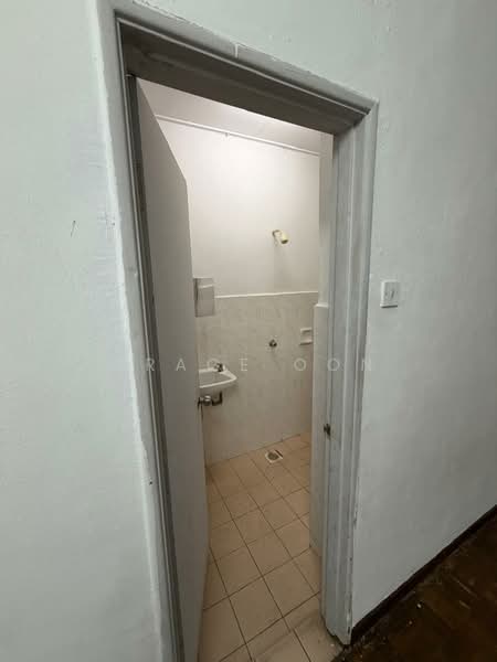 2-storey Terraced House for Rent in Bandar Putra Permai (Seri Kembangan) - Grace Oon - Bathroom - PropertyGuru.com.my