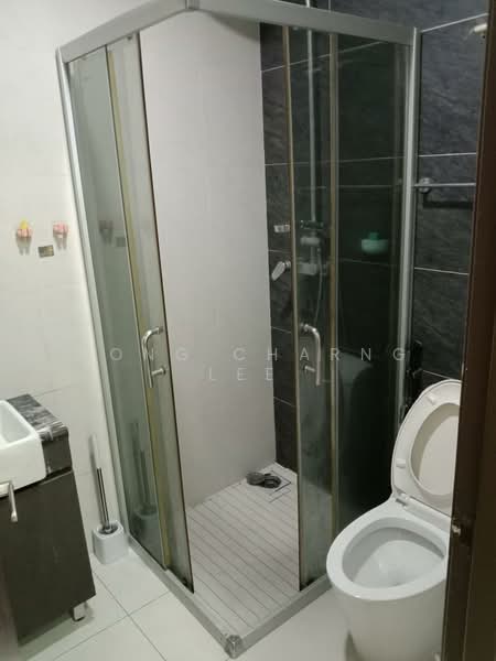 Condominium for Rent at Bay Laurel @ Country Garden Danga Bay - Hong Charng Lee - Bathroom - PropertyGuru.com.my