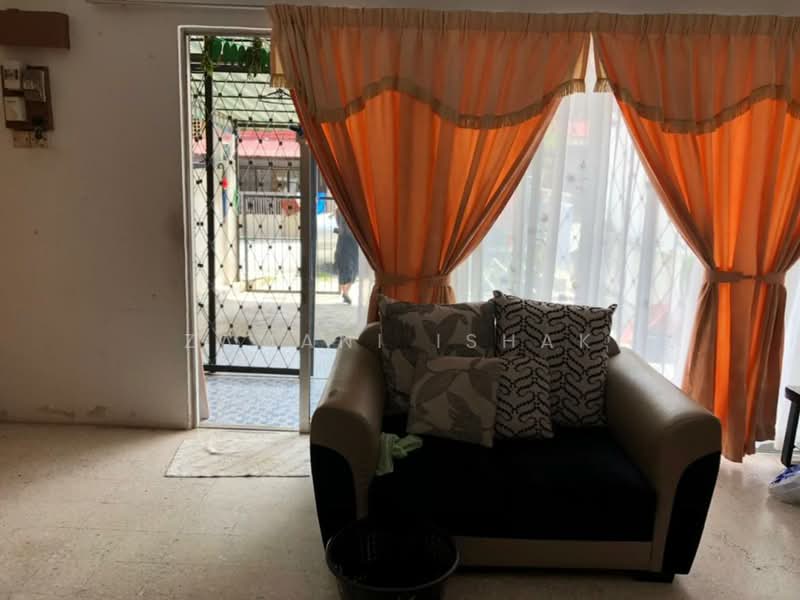 2-storey Terraced House for Sale in Gombak (Selangor) - Zamani Ishak - Living Room - PropertyGuru.com.my