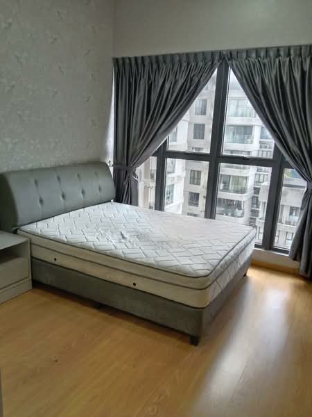 Condominium for Rent at Royal Strand @ Country Garden Danga Bay - Hong Charng Lee - Bedroom - PropertyGuru.com.my