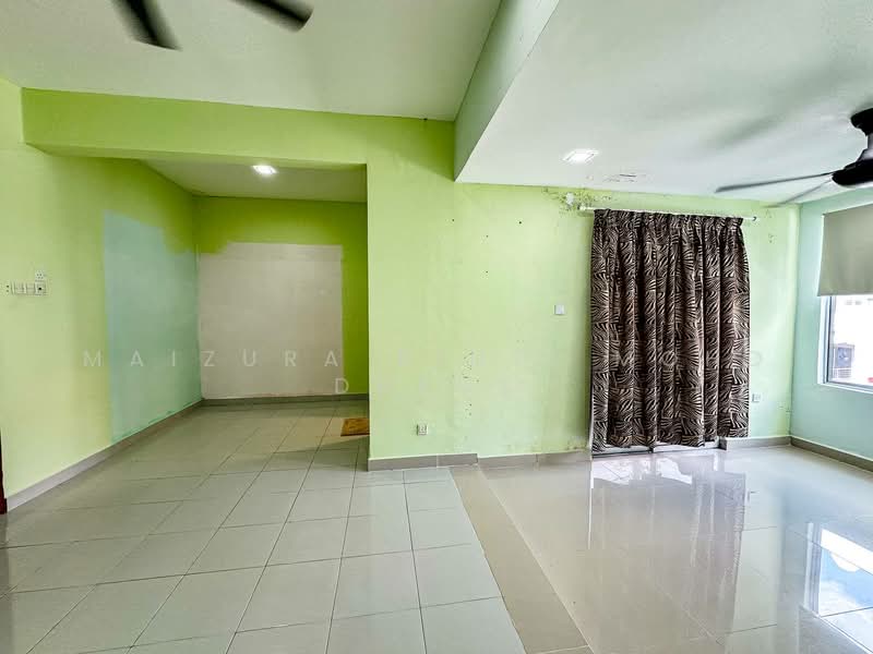 2-storey Terraced House for Sale in Taman Pelangi Semenyih 2 (Semenyih) - Maizura binti Mohd Darus - Living Room - PropertyGuru.com.my