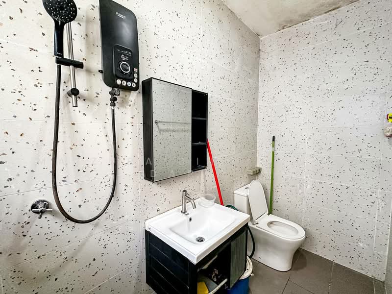 2-storey Terraced House for Sale in Taman Pelangi Semenyih 2 (Semenyih) - Maizura binti Mohd Darus - Bathroom - PropertyGuru.com.my