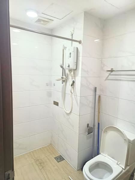 Servis Apartment untuk Disewa di Country Garden Central Park - Sun Yap - Bathroom - PropertyGuru.com.my