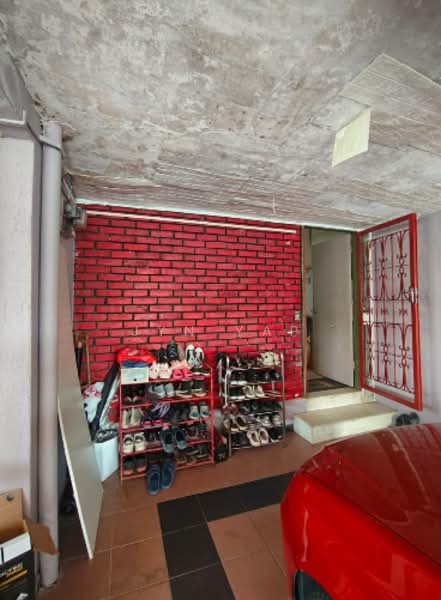 Rumah Berkembar untuk Dijual di Kubang Buaya (Kuantan) - Jyn Yap - Entrance - PropertyGuru.com.my