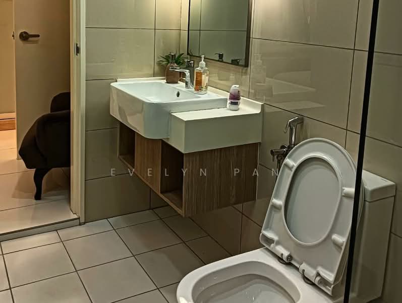 Servis Apartment untuk Dijual di Avara - Evelyn Pan - Bathroom - PropertyGuru.com.my