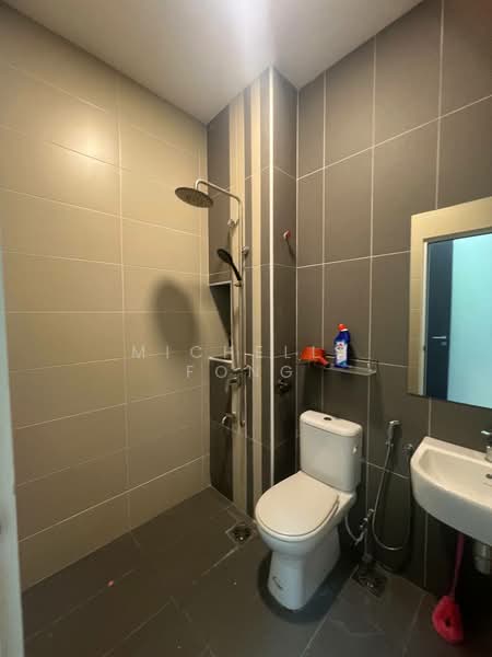 Rumah Berkembar untuk Dijual di Taman Sri Intan (Johor Bahru) - Michelle Fong - Bathroom - PropertyGuru.com.my
