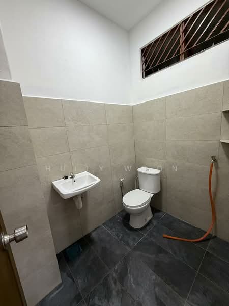 Bungalow for Rent in Taman Suria (Johor Bahru) - Huily Woon - Bathroom - PropertyGuru.com.my