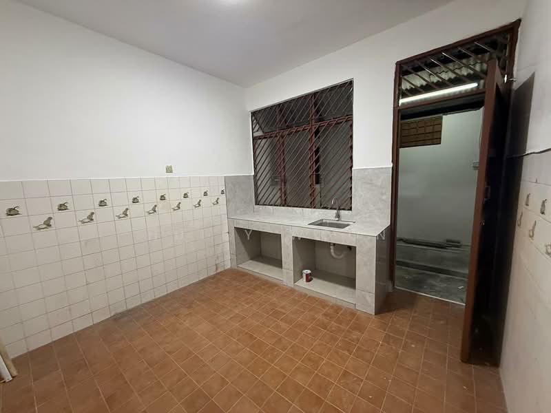 Bungalow for Rent in Taman Suria (Johor Bahru) - Huily Woon - Kitchen - PropertyGuru.com.my
