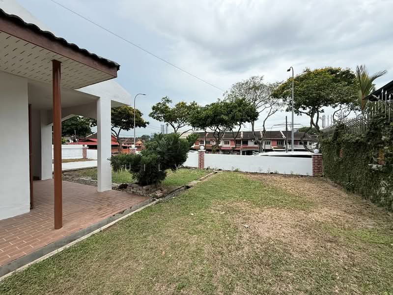 Bungalow for Rent in Taman Suria (Johor Bahru) - Huily Woon - Exterior - PropertyGuru.com.my