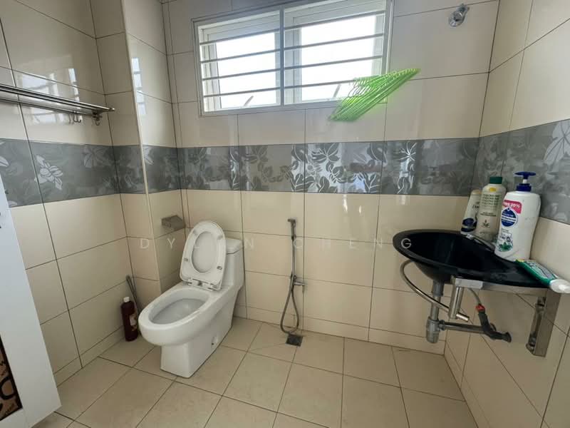 Rumah Teres untuk Dijual di Bandar Sungai Long (Selangor) - Dylan Cheng - Bathroom - PropertyGuru.com.my