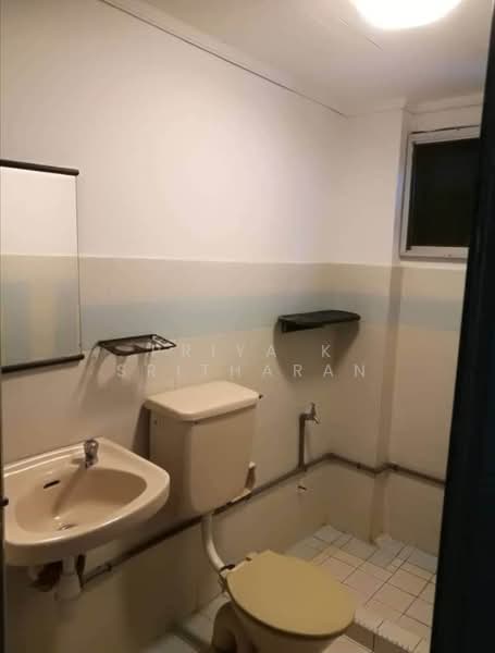Pangsapuri untuk Dijual di Sunway Court - Priya K Sritharan - Bathroom - PropertyGuru.com.my