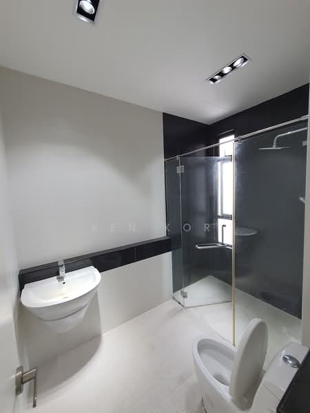 Service Residence for Sale at Sky Peak Residences - Ken Kor - Bathroom - PropertyGuru.com.my