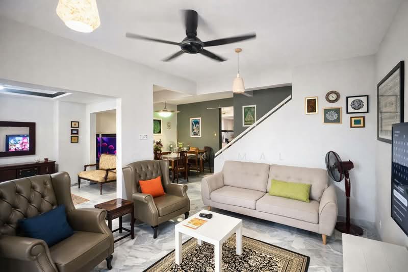 2-storey Terraced House for Sale in Usj 9 (Subang Jaya) - Aqil Kamal - Living Room - PropertyGuru.com.my