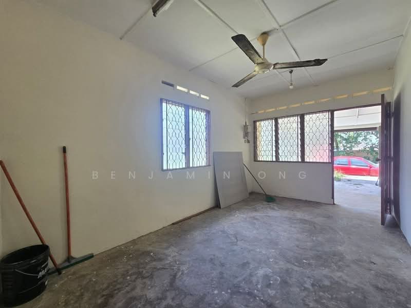 Rumah Teres untuk Dijual di Tampoi (Johor) - Benjamin Ong - Living Room - PropertyGuru.com.my