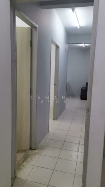 Pangsapuri untuk Dijual di Cahaya Permai - Zamani Ishak - Corridor - PropertyGuru.com.my